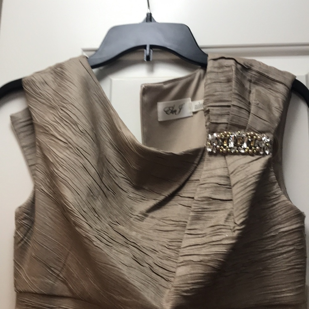 Dress - Picture 4 of 6